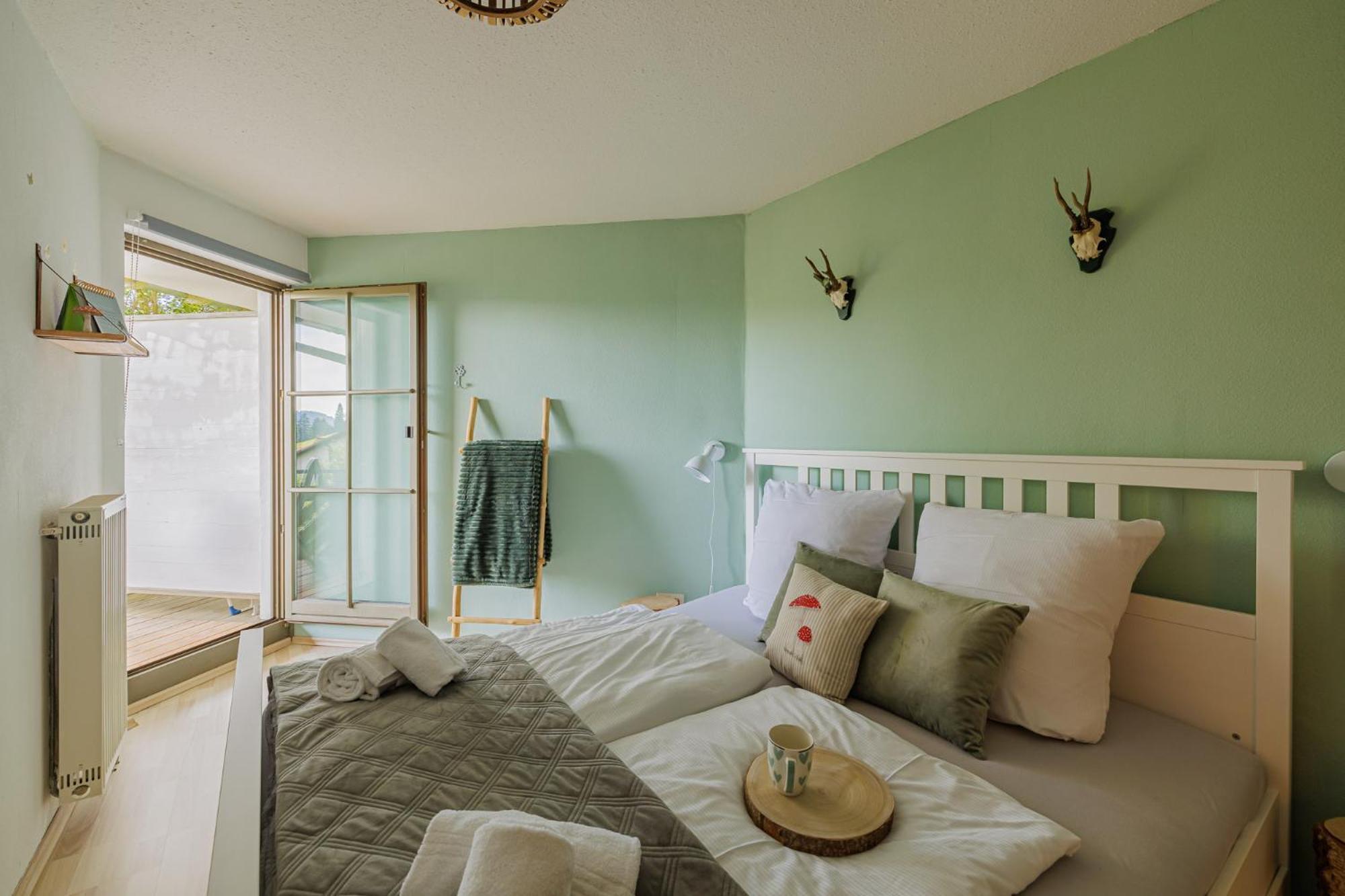 Herzgruen Direkt An Traumhaften Wanderwegen Balkon Mit Toller Aussicht Sauna Im Haus Tiefgarage E-Ladestation Todtnauberg Luaran gambar